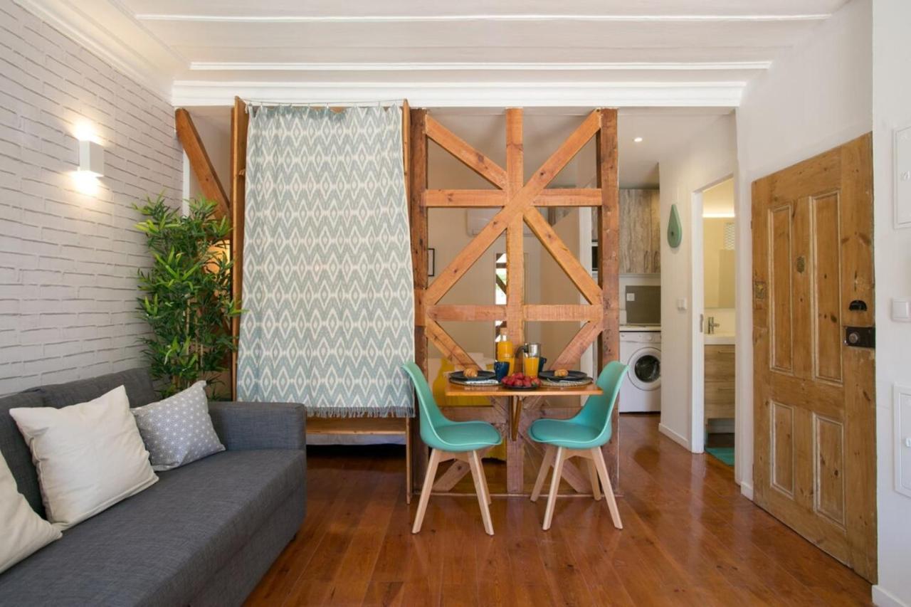 Sunny Photographers Studio With Balcony In Alcantara Apartamento Lisboa
