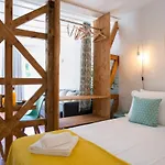 Sunny Photographers Studio Apartment With Balcony In Alcantara